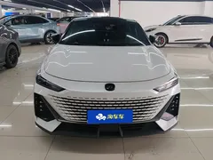 2023 Changan UNI-V 1.5T Premium, белый — фото 2