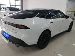 2023 Changan UNI-V 1.5T Premium, белый — фото 3