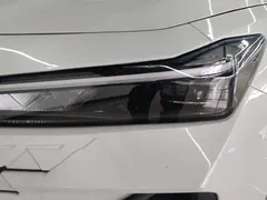 2023 Changan UNI-V 1.5T Premium, белый — фото 5