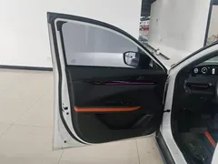 2023 Changan UNI-V 1.5T Premium, белый — фото 7