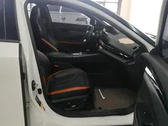 2023 Changan UNI-V 1.5T Premium, белый — фото 8