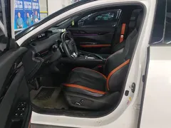 2023 Changan UNI-V 1.5T Premium, белый — фото 9
