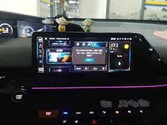 2023 Changan UNI-V 1.5T Premium, белый — фото 13