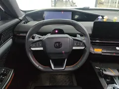 2023 Changan UNI-V 1.5T Premium, белый — фото 15