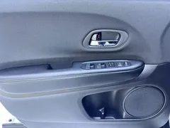 2022 Honda Vezel 1.5L CVT Pioneer, белый — фото 8