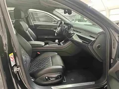2023 Audi A8L 50 TFSI quattro Select, чёрный — фото 17