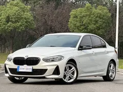 2021 BMW 1 Series 120i M Sport Night Edition, белый — фото 1