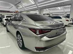 2022 Lexus ES 200 Excellence — фото 19