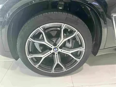2022 BMW X5 40Li M Sport Package, чёрный — фото 4