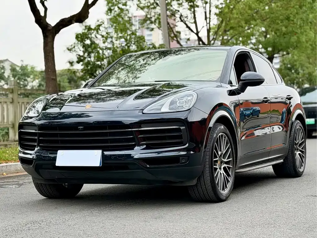 2022 Porsche Cayenne Coupe 3.0T Platinum