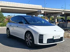 2025 Li Auto i8 Standard, белый — фото 4