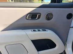 2025 Li Auto i8 Standard, белый — фото 15