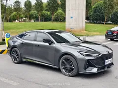 2022 Changan UNI-V 1.5T — фото 3