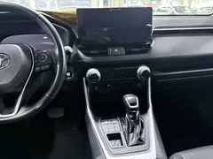 2023 Toyota Wildlander 2.0L CVT 4WD Luxury Plus, белый — фото 12