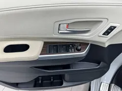2023 Toyota Granvia 2.5L Hybrid Premium Plus, белый — фото 5