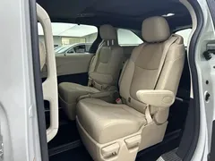2023 Toyota Granvia 2.5L Hybrid Premium Plus, белый — фото 9