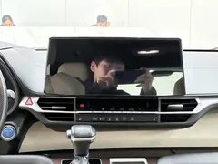 2023 Toyota Granvia 2.5L Hybrid Premium Plus, белый — фото 12
