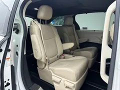2023 Toyota Granvia 2.5L Hybrid Premium Plus, белый — фото 14