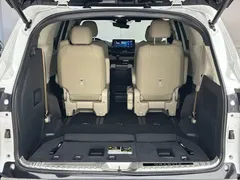 2023 Toyota Granvia 2.5L Hybrid Premium Plus, белый — фото 17