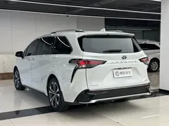 2023 Toyota Granvia 2.5L Hybrid Premium Plus, белый — фото 18