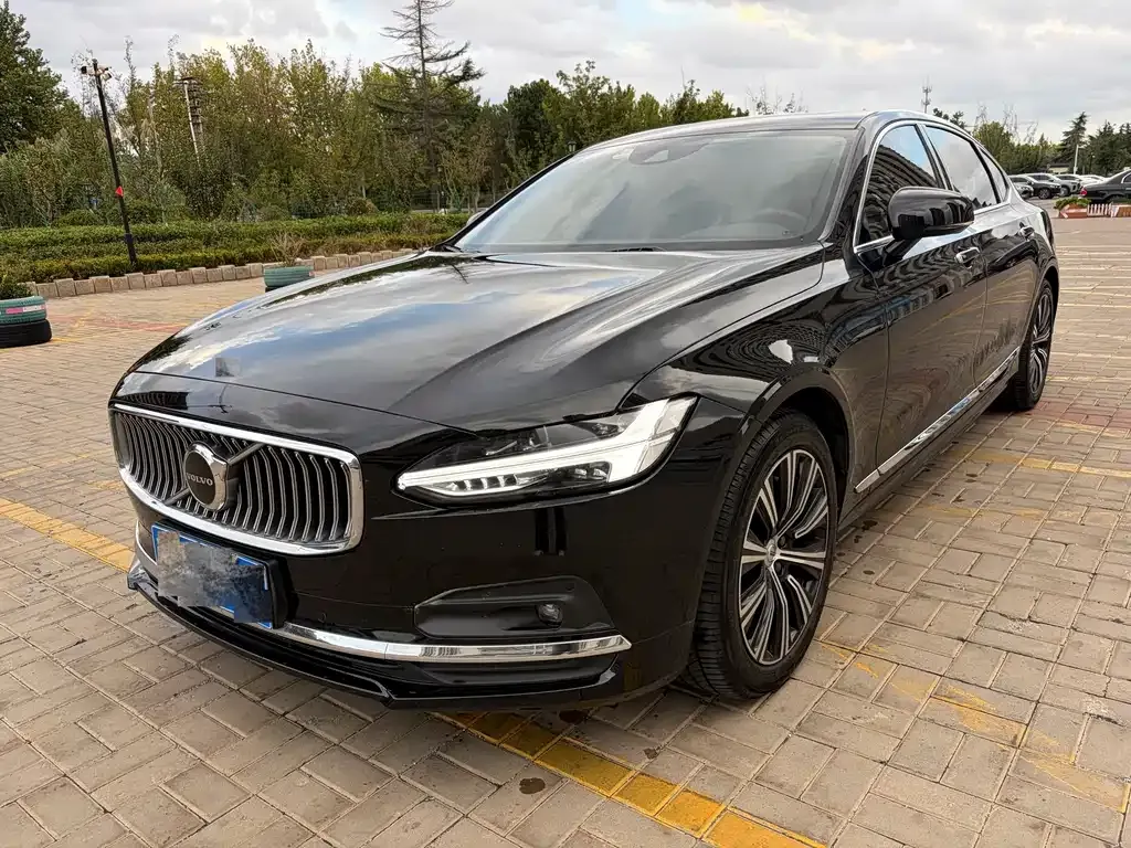 2021 Volvo S90