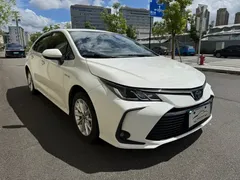2021 Toyota Corolla Hybrid 1.8L E-CVT Pioneer, белый — фото 3