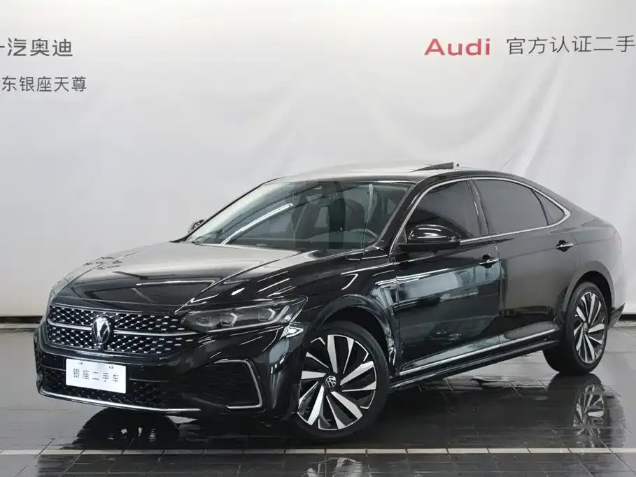 2022 Volkswagen Passat 330TSI Luxury