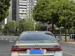 2019 BMW 7 Series 740Li Leading M Sport Package — фото 4