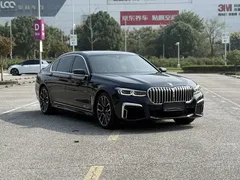 2021 BMW 7 Series 740Li Leading M Sport Package, чёрный — фото 3
