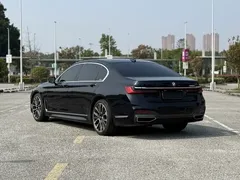 2021 BMW 7 Series 740Li Leading M Sport Package, чёрный — фото 7