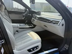 2021 BMW 7 Series 740Li Leading M Sport Package, чёрный — фото 10
