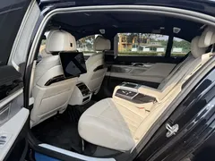2021 BMW 7 Series 740Li Leading M Sport Package, чёрный — фото 11