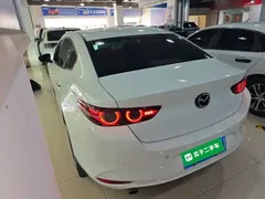 2021 Mazda 3 2.0L AT, белый — фото 5
