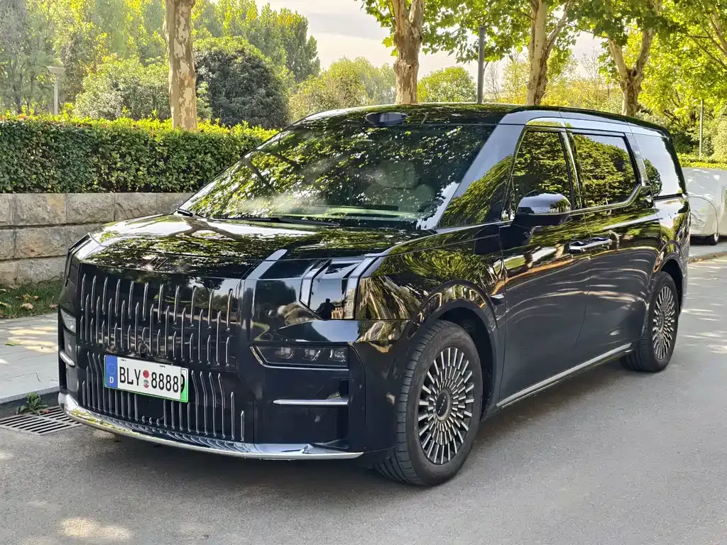 2024 Zeekr 009 6-Seat Executive 4WD 108kWh