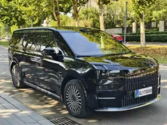 2024 Zeekr 009 6-Seat Executive 4WD 108kWh, чёрный — фото 2