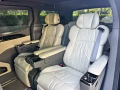 2024 Zeekr 009 6-Seat Executive 4WD 108kWh, чёрный — фото 10