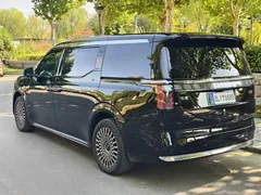 2024 Zeekr 009 6-Seat Executive 4WD 108kWh, чёрный — фото 14