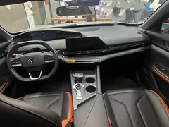 2022 Changan UNI-V 1.5T Premium — фото 4