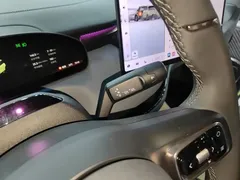 2025 Zeekr Mix Smart Driving, зелёный — фото 14