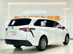 2023 Toyota Sienna 2.5L Hybrid Comfort, белый — фото 5