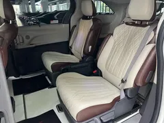 2023 Toyota Sienna 2.5L Hybrid Comfort, белый — фото 10