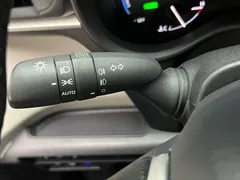 2023 Toyota Sienna 2.5L Hybrid Comfort, белый — фото 20