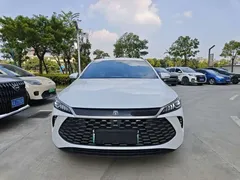 2025 BYD Qin PLUS DM-i PHEV Smart Driving 55km Leading, белый — фото 2