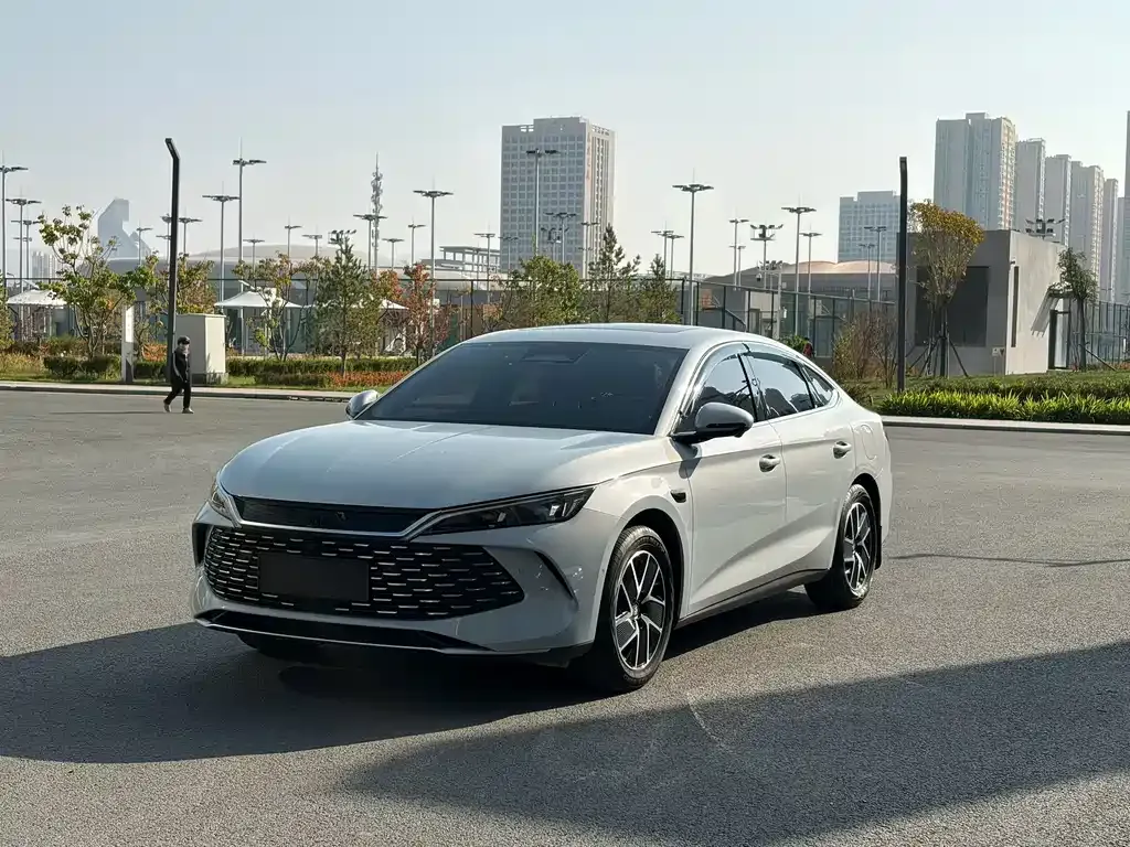 2025 BYD Qin L PHEV Smart Driving 120km Leading