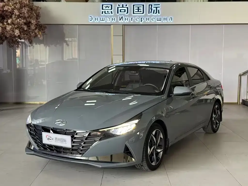 2022 Hyundai Elantra 1.5L CVT LUX Premium