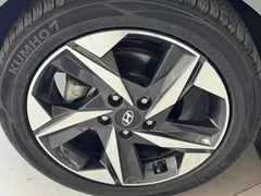 2022 Hyundai Elantra 1.5L CVT LUX Premium — фото 3