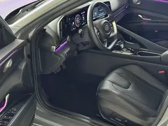 2022 Hyundai Elantra 1.5L CVT LUX Premium — фото 9