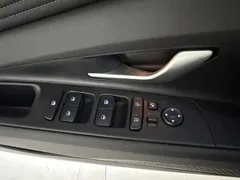 2022 Hyundai Elantra 1.5L CVT LUX Premium — фото 15