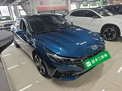 2021 Hyundai Elantra 1.5L CVT LUX Premium, синий — фото 4
