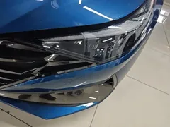 2021 Hyundai Elantra 1.5L CVT LUX Premium, синий — фото 24